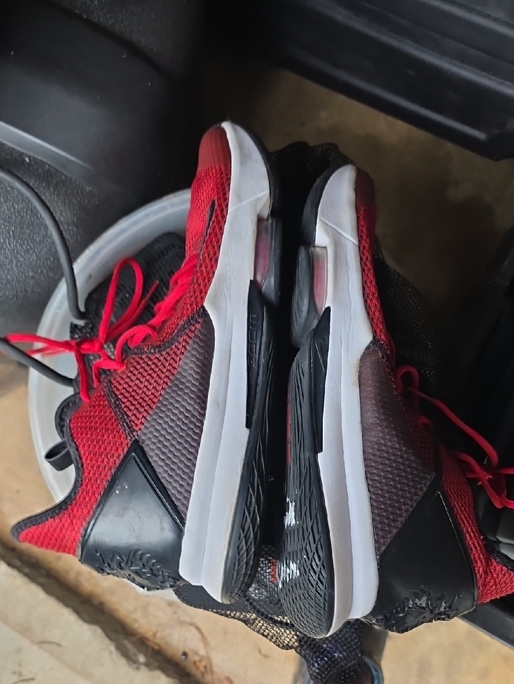 Nike Men’s Athletic Shoes Red Black White